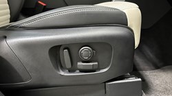 2025 (74) LAND ROVER DISCOVERY 3.0 D350 Metropolitan Edition 5dr Auto 5520750
