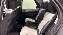 2025 (74) LAND ROVER DISCOVERY 3.0 D350 Metropolitan Edition 5dr Auto 5520737