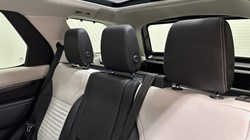 2025 (74) LAND ROVER DISCOVERY 3.0 D350 Metropolitan Edition 5dr Auto 5520783
