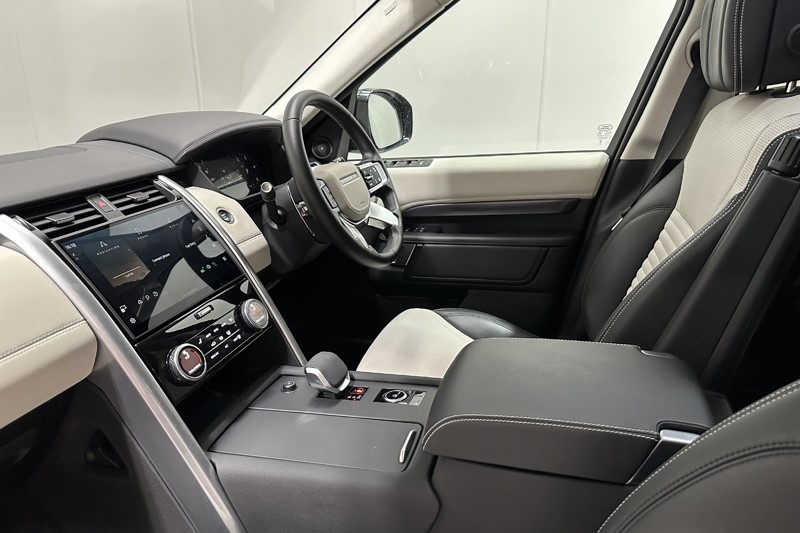 2025 (74) LAND ROVER DISCOVERY 3.0 D350 Metropolitan Edition 5dr Auto 5520779