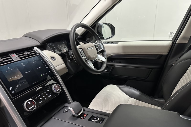 2025 (74) LAND ROVER DISCOVERY 3.0 D350 Metropolitan Edition 5dr Auto 5520780