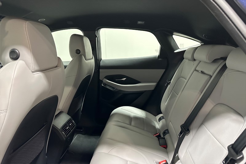 2023 (23) JAGUAR E-PACE 2.0 D200 R-Dynamic S 5dr Auto 5501865