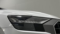 2019 (19) AUDI Q8 50 TDI Quattro S Line 5dr Tiptronic 5928683