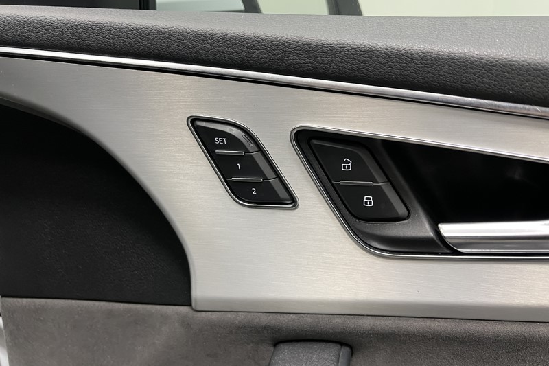 2019 (19) AUDI Q8 50 TDI Quattro S Line 5dr Tiptronic 5928707
