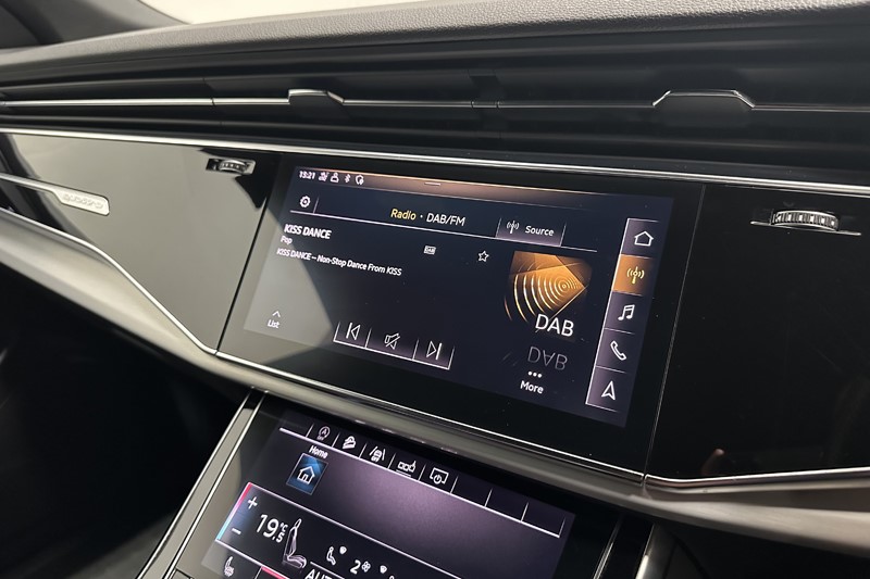 2019 (19) AUDI Q8 50 TDI Quattro S Line 5dr Tiptronic 5526834