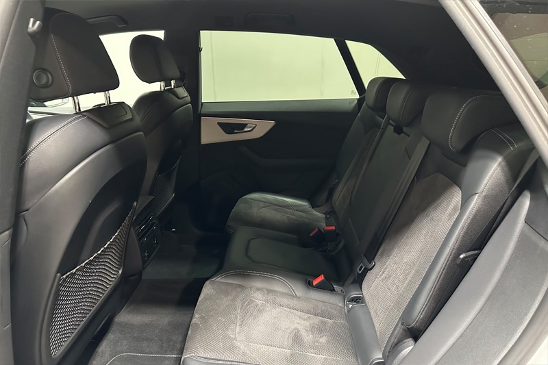 2019 (19) AUDI Q8 50 TDI Quattro S Line 5dr Tiptronic 5526808