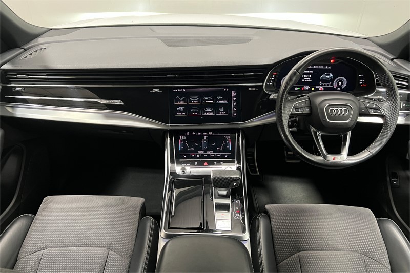 2019 (19) AUDI Q8 50 TDI Quattro S Line 5dr Tiptronic 5928682