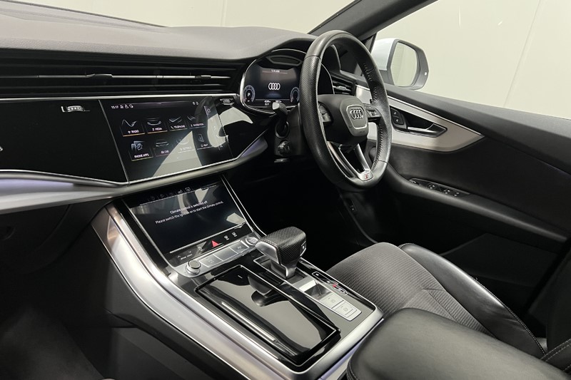2019 (19) AUDI Q8 50 TDI Quattro S Line 5dr Tiptronic 5928720