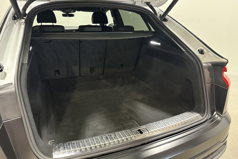 2019 (19) AUDI Q8 50 TDI Quattro S Line 5dr Tiptronic 5526845