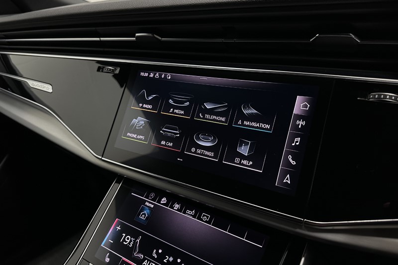 2019 (19) AUDI Q8 50 TDI Quattro S Line 5dr Tiptronic 5526830