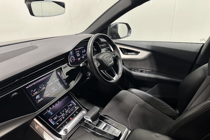 2019 (19) AUDI Q8 50 TDI Quattro S Line 5dr Tiptronic 5526837