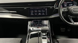 2019 (19) AUDI Q8 50 TDI Quattro S Line 5dr Tiptronic 5928713
