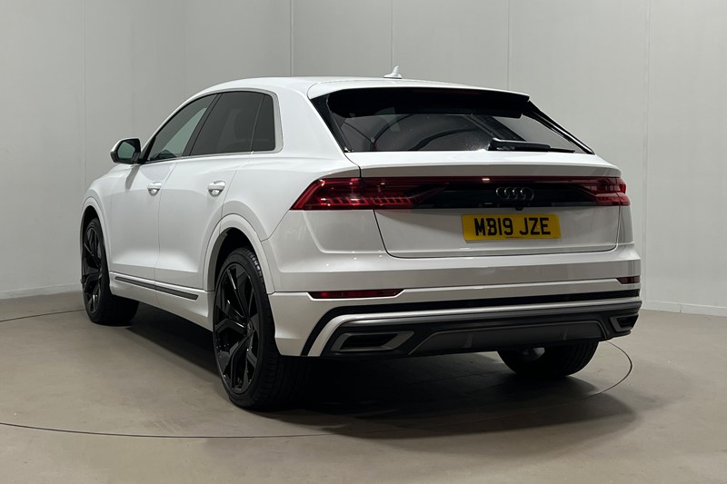 2019 (19) AUDI Q8 50 TDI Quattro S Line 5dr Tiptronic 5928675