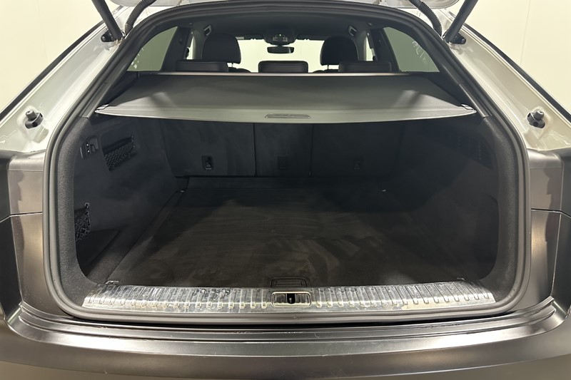 2019 (19) AUDI Q8 50 TDI Quattro S Line 5dr Tiptronic 5526843