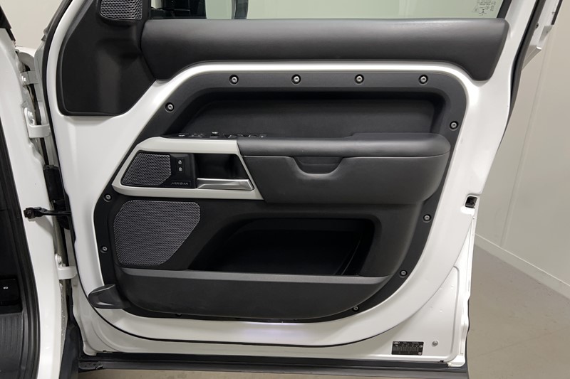 2021 (70) LAND ROVER DEFENDER 3.0 D250 HSE 110 5dr Auto 5492236
