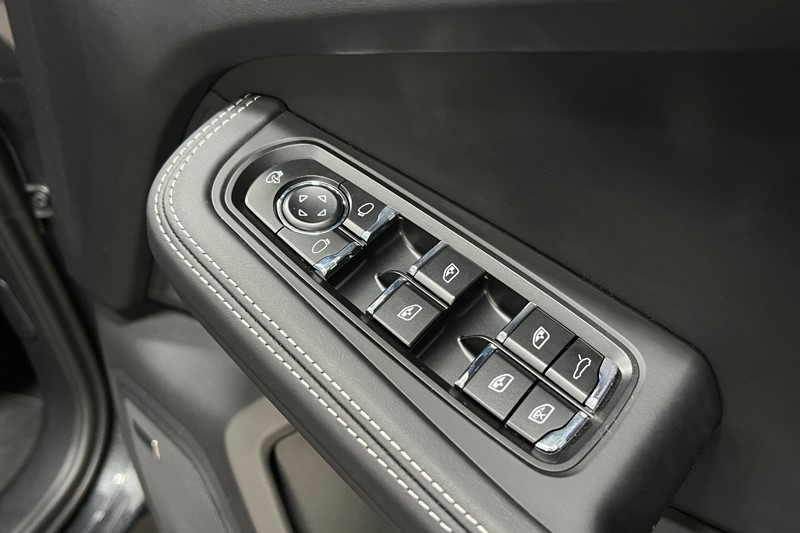 2023 (73) PORSCHE MACAN 5dr PDK 5510823