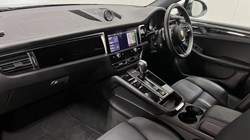 2023 (73) PORSCHE MACAN 5dr PDK 5510243