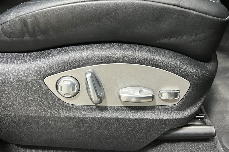 2023 (73) PORSCHE MACAN 5dr PDK 5510224