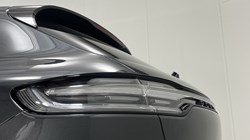 2023 (73) PORSCHE MACAN 5dr PDK 5510250