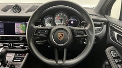 2023 (73) PORSCHE MACAN 5dr PDK 5510218