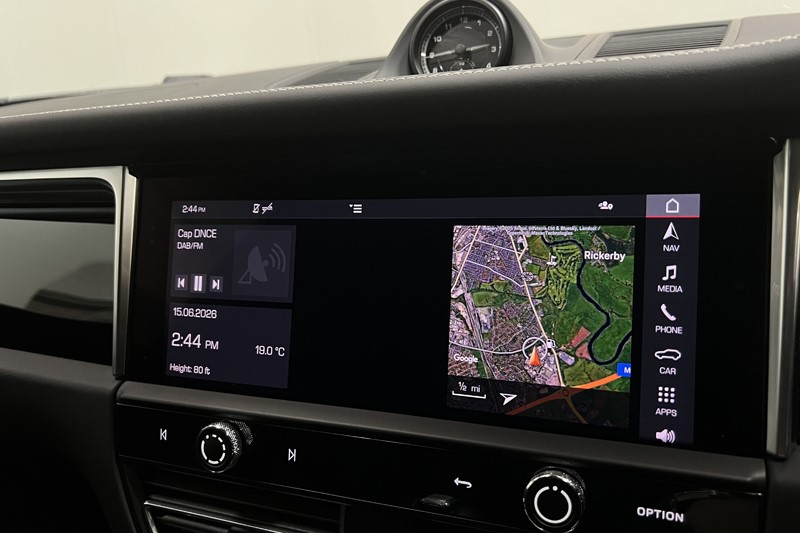 2023 (73) PORSCHE MACAN 5dr PDK 5510240