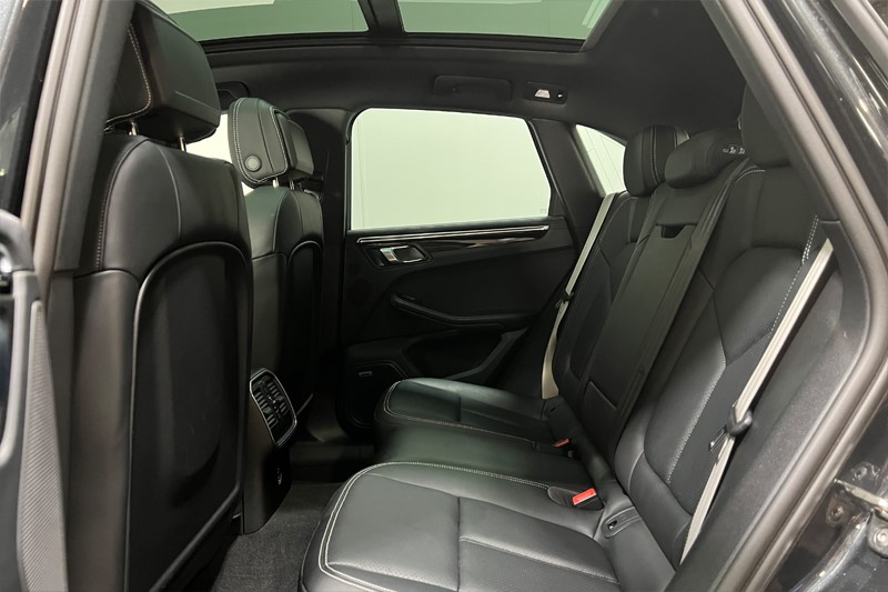 2023 (73) PORSCHE MACAN 5dr PDK 5510211