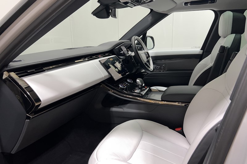 2023 (23) LAND ROVER RANGE ROVER SPORT 3.0 D300 Dynamic SE 5dr Auto 5516600