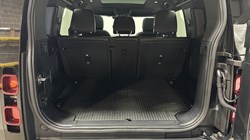 2022 (72) LAND ROVER DEFENDER 3.0 D300 X-Dynamic SE 110 5dr Auto 5521457