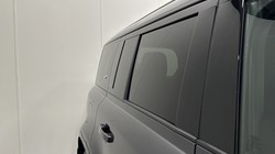 2022 (72) LAND ROVER DEFENDER 3.0 D300 X-Dynamic SE 110 5dr Auto 5521462