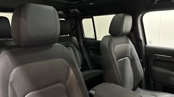 2022 (72) LAND ROVER DEFENDER 3.0 D300 X-Dynamic SE 110 5dr Auto 5521429