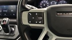 2022 (72) LAND ROVER DEFENDER 3.0 D300 X-Dynamic SE 110 5dr Auto 5521434