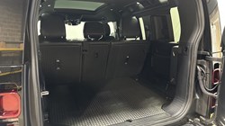 2022 (72) LAND ROVER DEFENDER 3.0 D300 X-Dynamic SE 110 5dr Auto 5521458