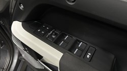 2022 (72) LAND ROVER DEFENDER 3.0 D300 X-Dynamic SE 110 5dr Auto 5521425