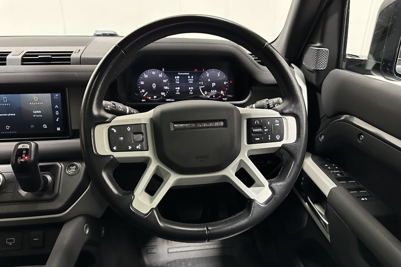 2022 (72) LAND ROVER DEFENDER 3.0 D300 X-Dynamic SE 110 5dr Auto 5521421