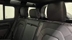2022 (72) LAND ROVER DEFENDER 3.0 D300 X-Dynamic SE 110 5dr Auto 5521454