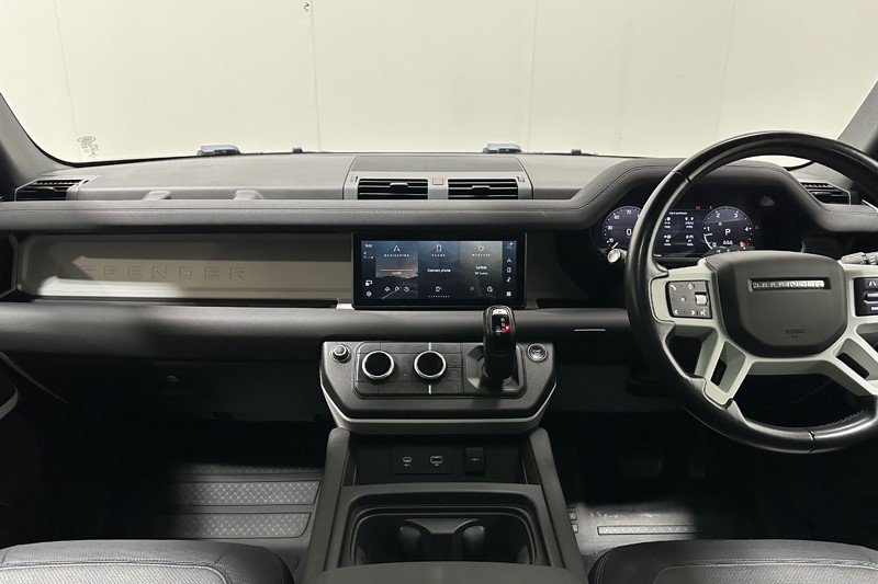 2022 (72) LAND ROVER DEFENDER 3.0 D300 X-Dynamic SE 110 5dr Auto 5521420