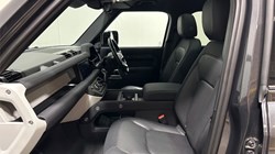 2022 (72) LAND ROVER DEFENDER 3.0 D300 X-Dynamic SE 110 5dr Auto 5521413