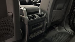 2022 (72) LAND ROVER DEFENDER 3.0 D300 X-Dynamic SE 110 5dr Auto 5521456