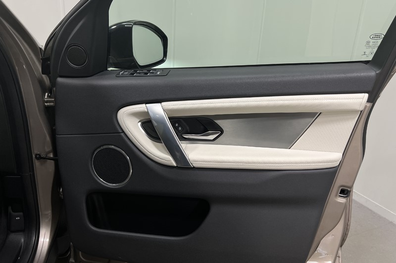 2022 (72) LAND ROVER DISCOVERY SPORT 1.5 P300e Urban Edition 5dr Auto [5 Seat] 5527594