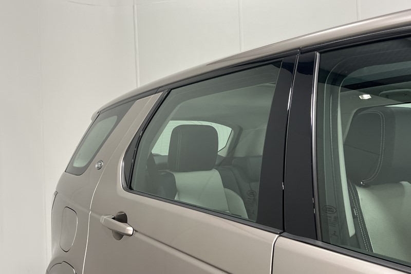 2022 (72) LAND ROVER DISCOVERY SPORT 1.5 P300e Urban Edition 5dr Auto [5 Seat] 5527624