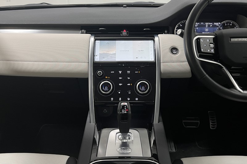 2022 (72) LAND ROVER DISCOVERY SPORT 1.5 P300e Urban Edition 5dr Auto [5 Seat] 5527591