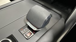 2024 (74) LAND ROVER DISCOVERY 3.0 D350 Dynamic HSE 5dr Auto 5543214