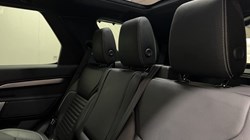 2023 (73) LAND ROVER DISCOVERY 3.0 D300 Dynamic HSE 5dr Auto 5539686