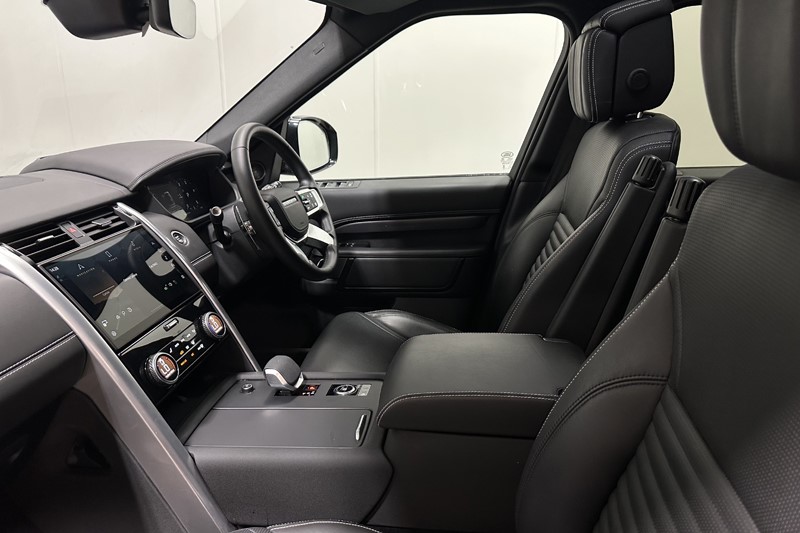 2024 (74) LAND ROVER DISCOVERY 3.0 D350 Metropolitan Edition 5dr Auto 5543617