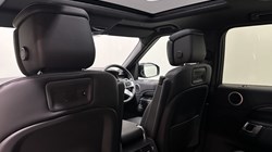 2024 (74) LAND ROVER DISCOVERY 3.0 D350 Metropolitan Edition 5dr Auto 5543619