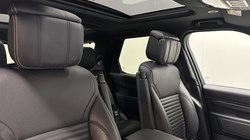 2024 (74) LAND ROVER DISCOVERY 3.0 D350 Metropolitan Edition 5dr Auto 5543593