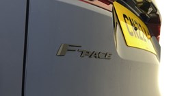 2022 (22) JAGUAR F-PACE 2.0 D200 R-Dynamic S 5dr Auto AWD 5574637