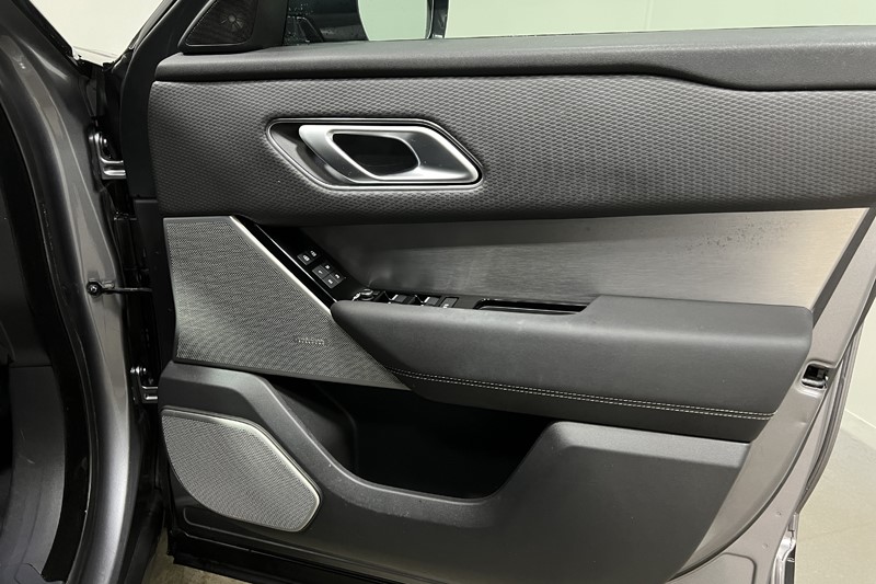 2022 (22) LAND ROVER RANGE ROVER VELAR 2.0 D200 Edition 5dr Auto 5526713