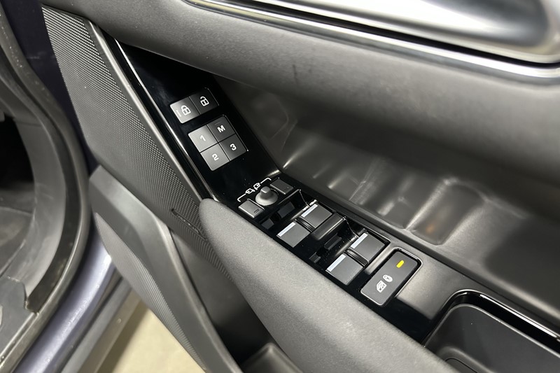 2023 (73) LAND ROVER RANGE ROVER VELAR 2.0 D200 MHEV Dynamic SE 5dr Auto 5535555
