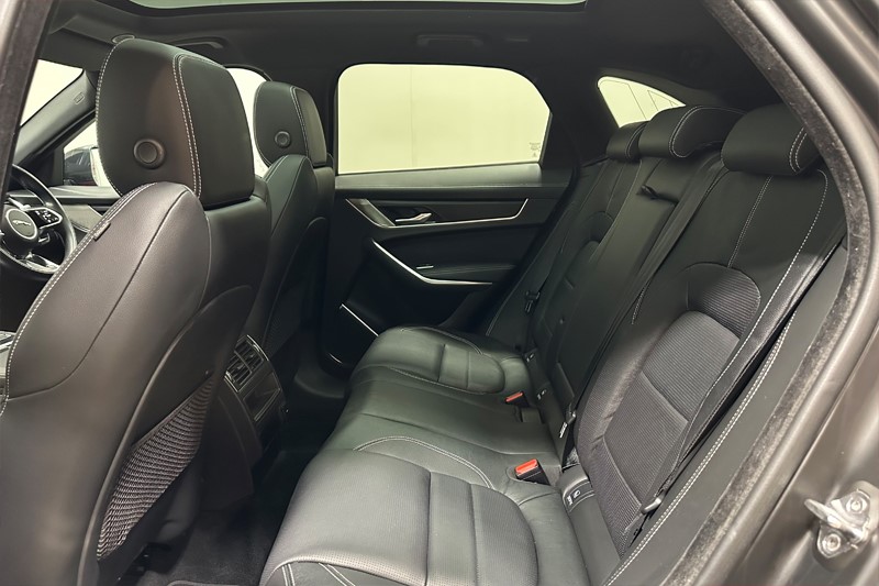 2022 (22) JAGUAR F-PACE 2.0 D200 R-Dynamic Black 5dr Auto AWD 5535488